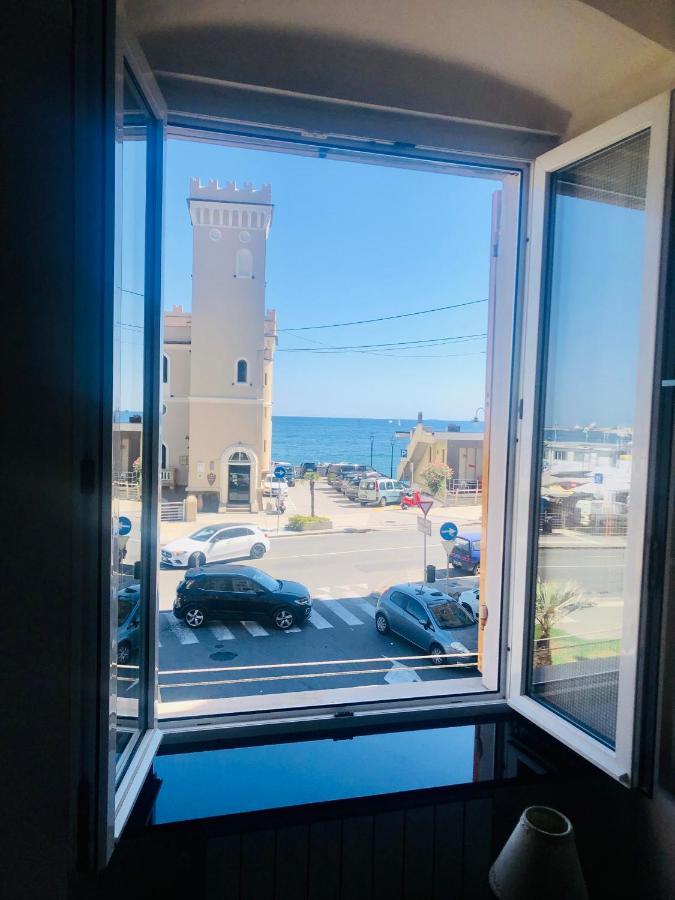 Mydollhouse Delizioso Appartamento Fronte Mare Cenova Dış mekan fotoğraf